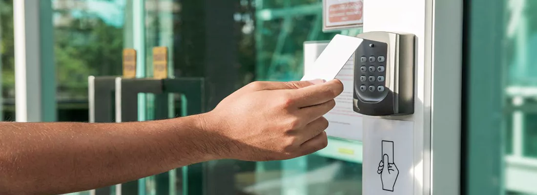 Custom Access Control Systems for Businesses in Jacques-Cartier, QC
