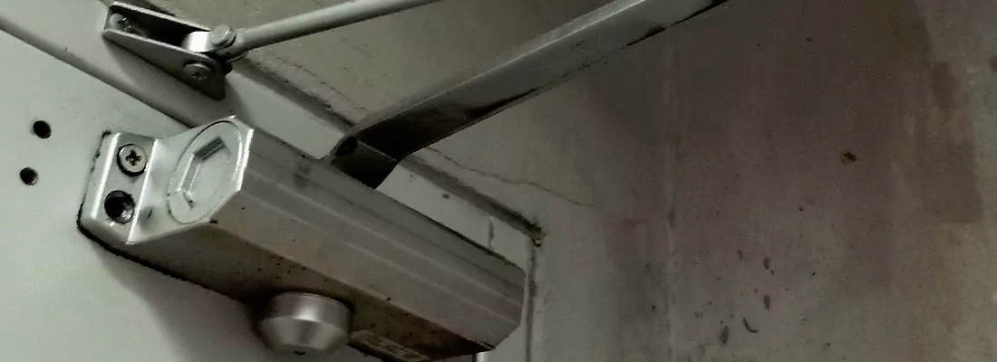 Door Closer Adjustment in Jacques-Cartier, QC