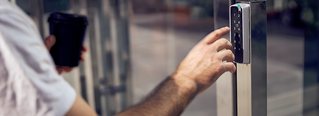 Enhance Storefront Security with Access Control Systems in Jacques-Cartier, QC
