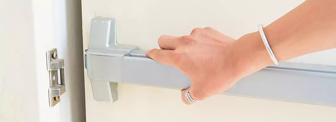 Fast and Affordable Door Panic Bar Installation in Jacques-Cartier, QC
